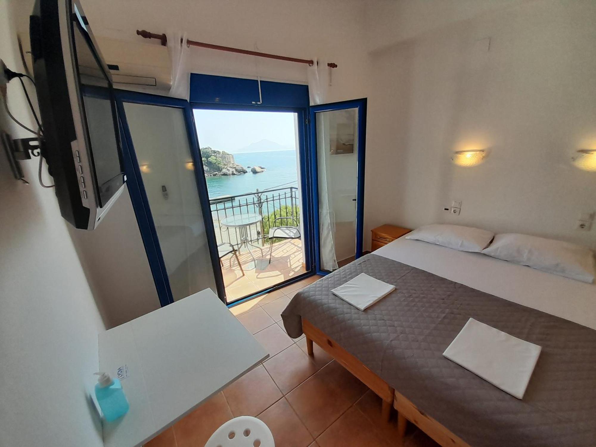 Lydia Mare Aparthotel Ágios Kírykos Exteriör bild
